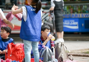 어린이대공원으로 봄소풍 온 어린이들