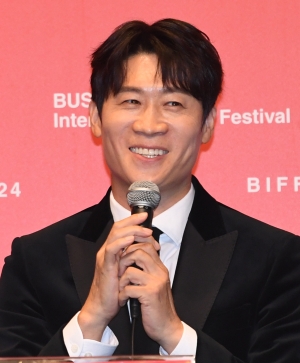 ‘제29회 부산국제영화제(BIFF)' 개막작 '전,란' 기자회견