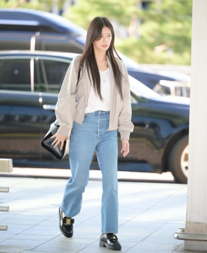 배우 정소민 출국