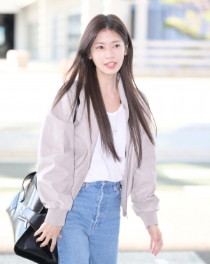 배우 정소민 출국